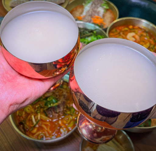 부자면 본점의 부자 꿀막걸리(1잔)로 즐거운 식사를 완성해보세요!
