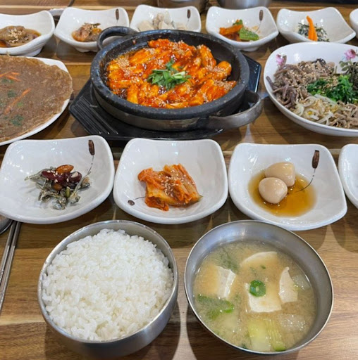 상쾌한 오미자막걸리로 여름을 시원하게 즐기는 '쉬어가기좋은날식당'
